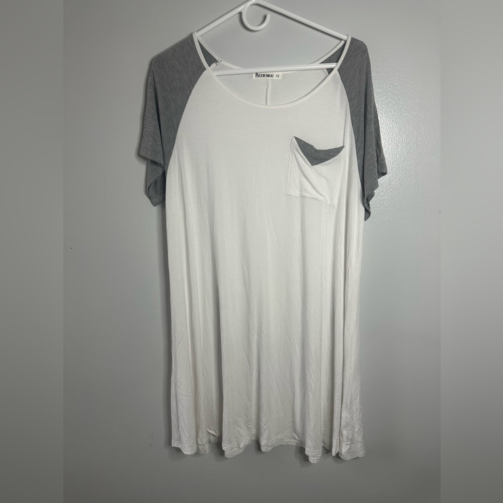 Women’s Long T-Shirt Size 1X
